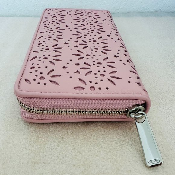 π― Authenticπ·Coach π· Special Design Taylor Eyelet Leather Accordion ZIP Wallet - Picture 10 of 13